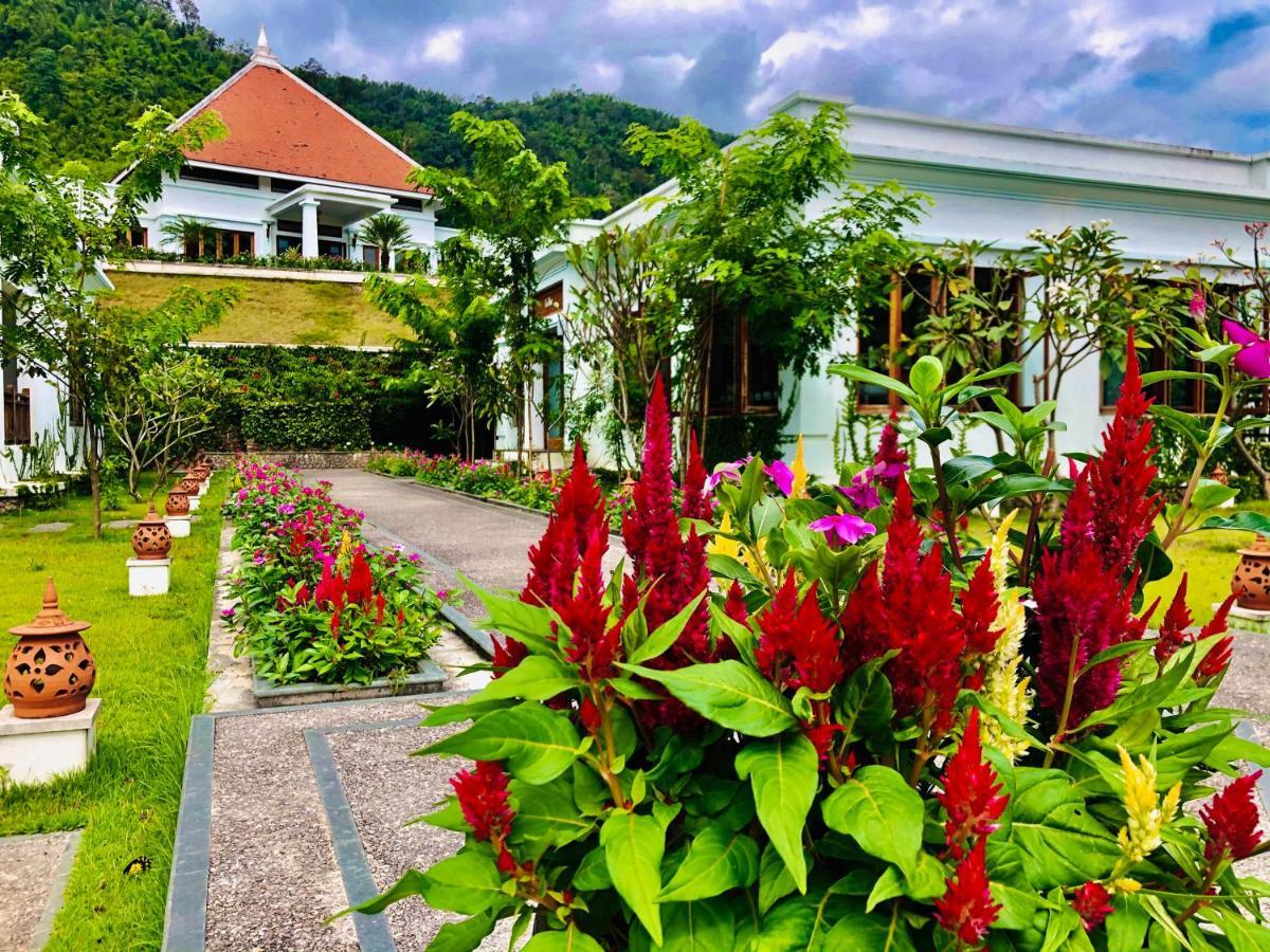Le Grand Pakbeng Hotel Bagian luar foto