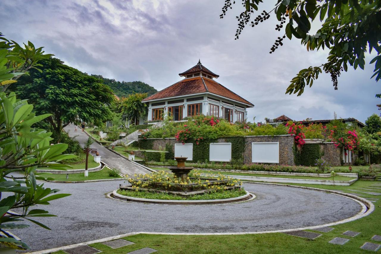 Le Grand Pakbeng Hotel Bagian luar foto