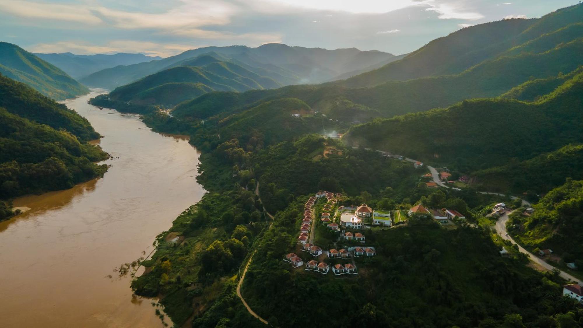 Le Grand Pakbeng Hotel Bagian luar foto