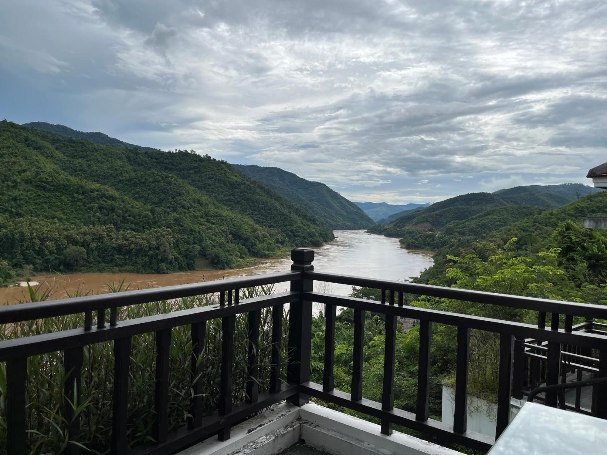 Le Grand Pakbeng Hotel Bagian luar foto